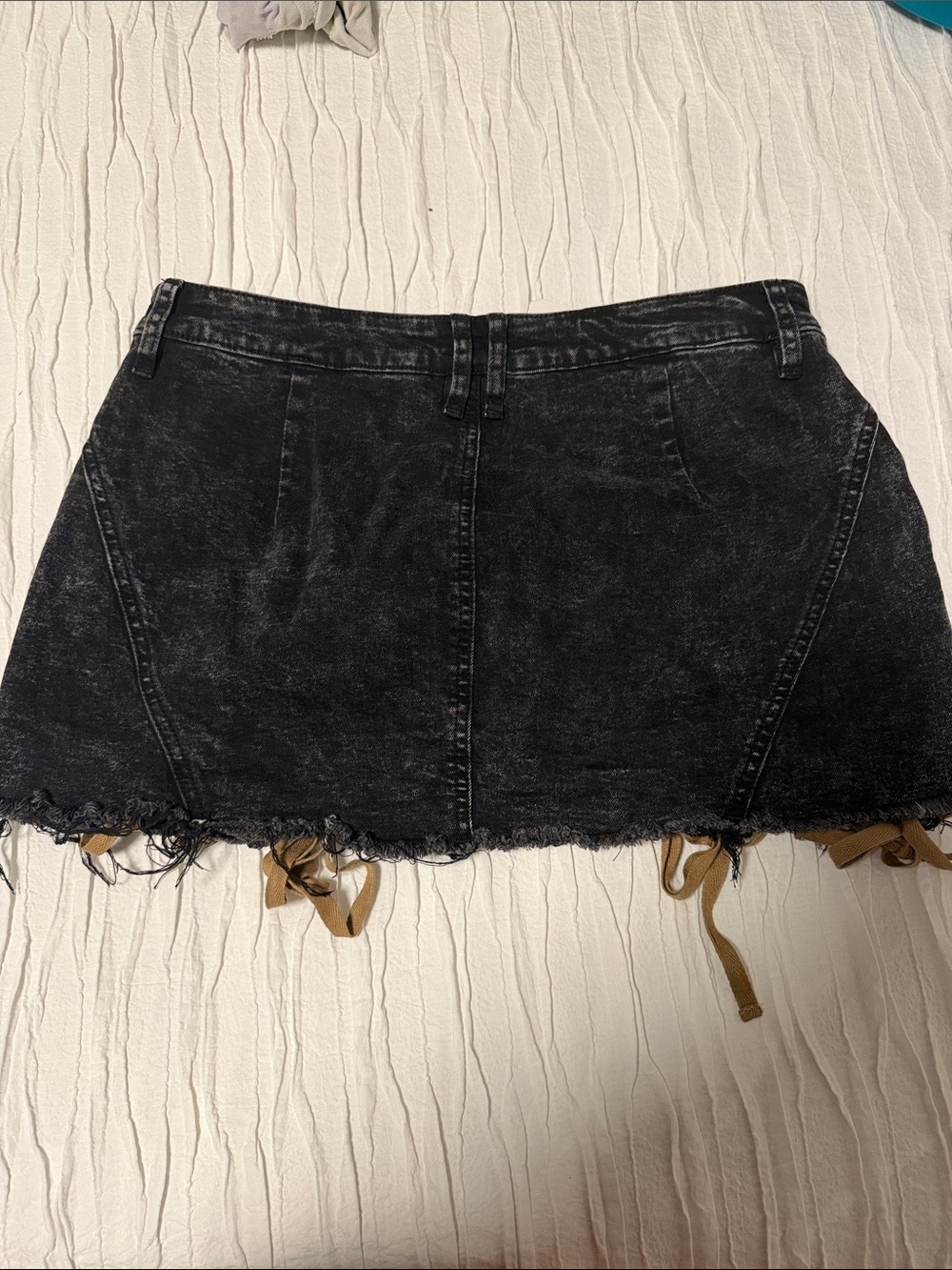 NWT Windsor Black Denim Lace-Up Mini Skort with Tan Tie Detail - Picture 4 of 6